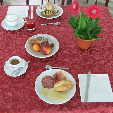 Derby Hotel 2*