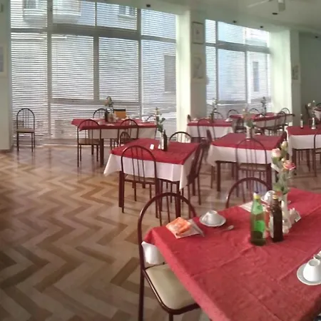 Derby Hotel 2*